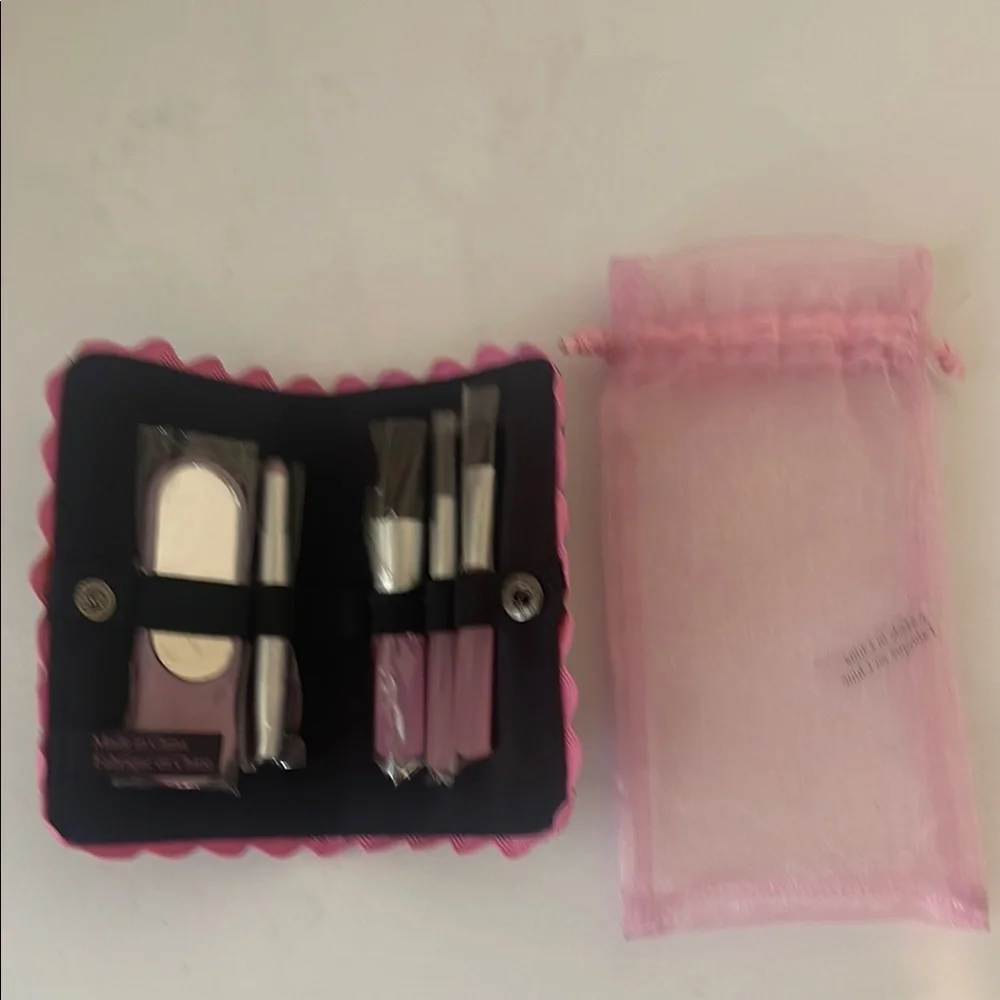 New Mary Kay Pink Mini Makeup Brush Set with Case